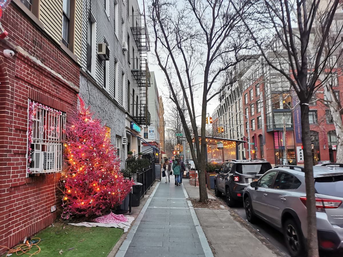 Williamsburg moving company